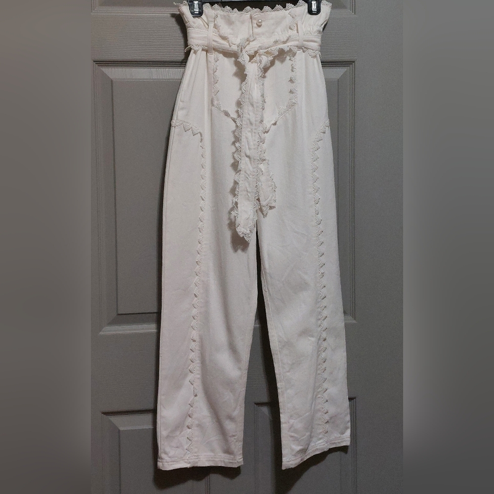 House of Sunny Paperbag Pant with Lace Detail Size 4